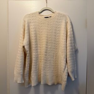 Off-white knitted sweater by CYRUS. Women’s size 2X. Like New!